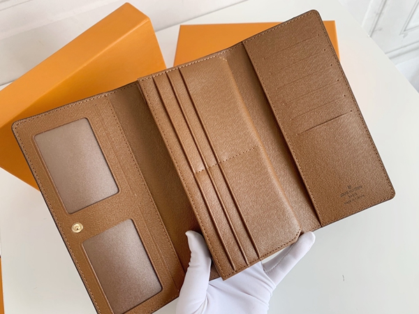 LVコピーウォレット背面デザイン